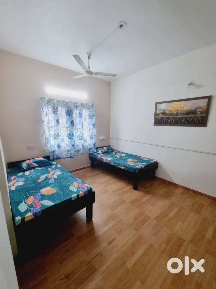 Are you sarching boys & girls pg  in alkapuri + ellorapark