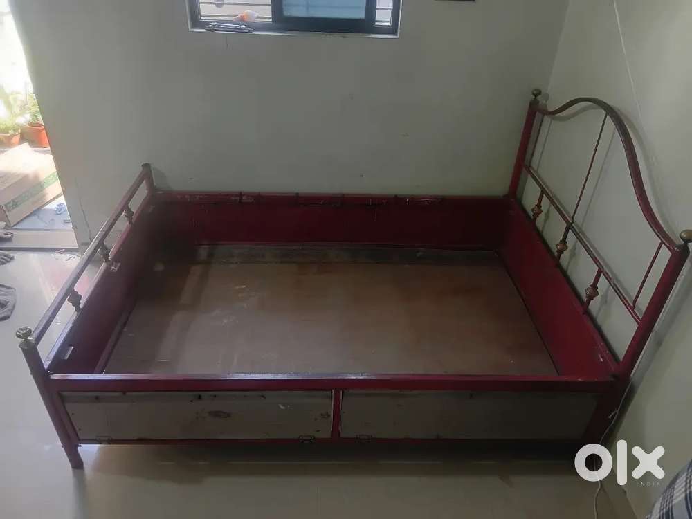 लोखंङ पलंग 6×4 गादी के साथ