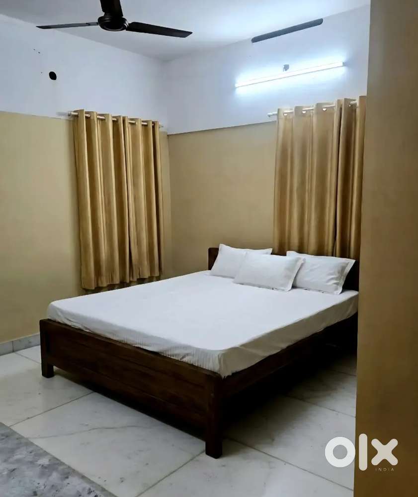 Ladies gents couples room's in prime location