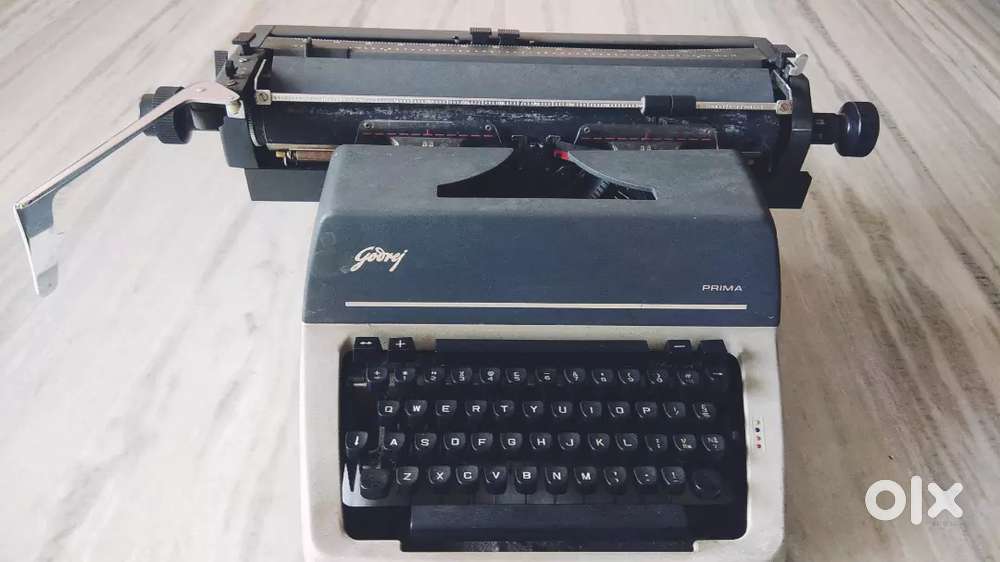 Godrej Prima English Brief Typewriter