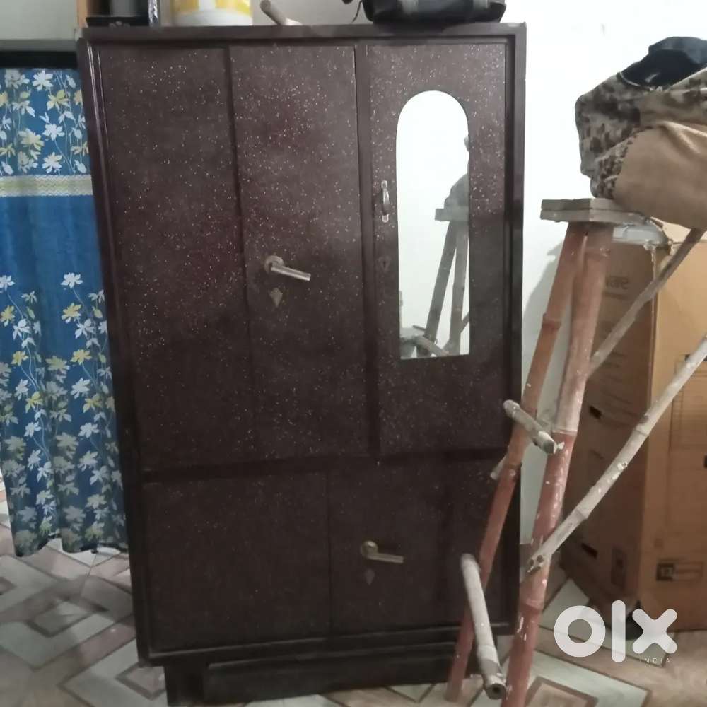 3 door iron almirah