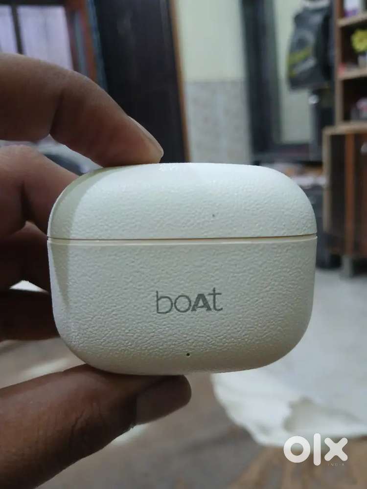 Airpod Boat