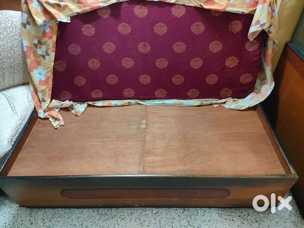 Diwan/small bed available for sale