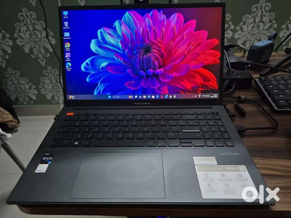 Asus vivobook laptop