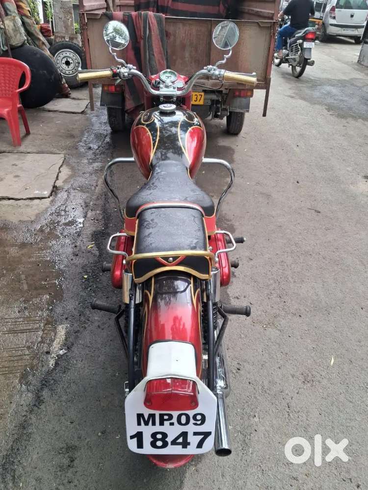 ROYAL ENFIELD (350CC)  Old bullet (1974) model