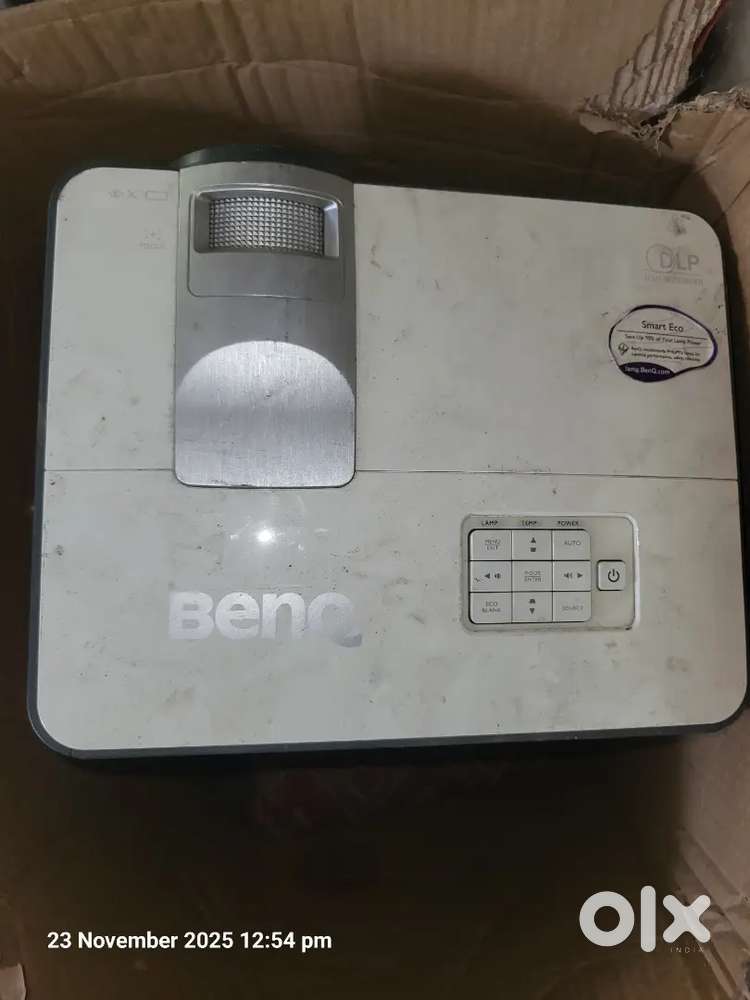 Benq short throw projector
