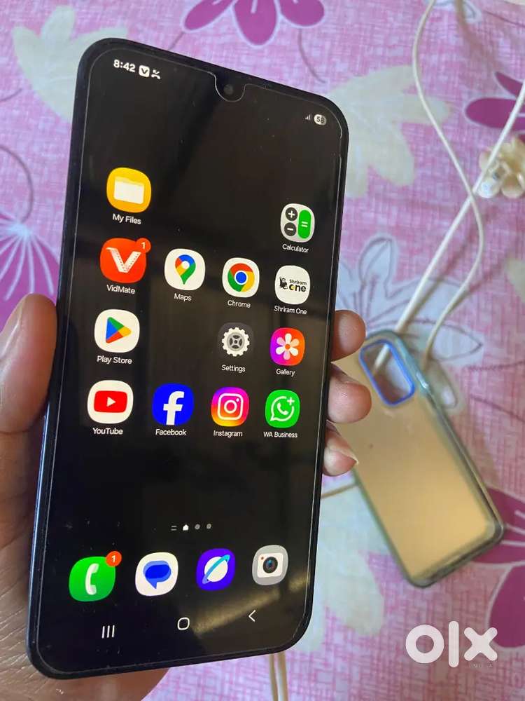 Samsung F15 Brand new condition 3 months old