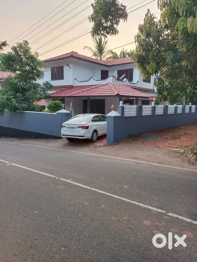 Kunnamangalam,Main road frontage property