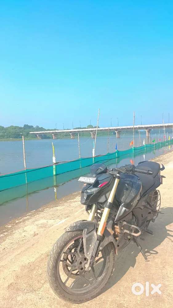 Pulsar n160 dual abs