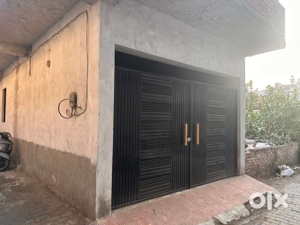 Independent ZA Property dual corner in shahbad gate