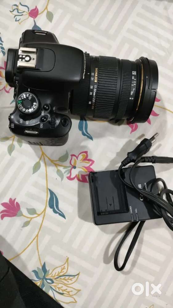 Camera 600d + sigma 17-50f2.8 + charger