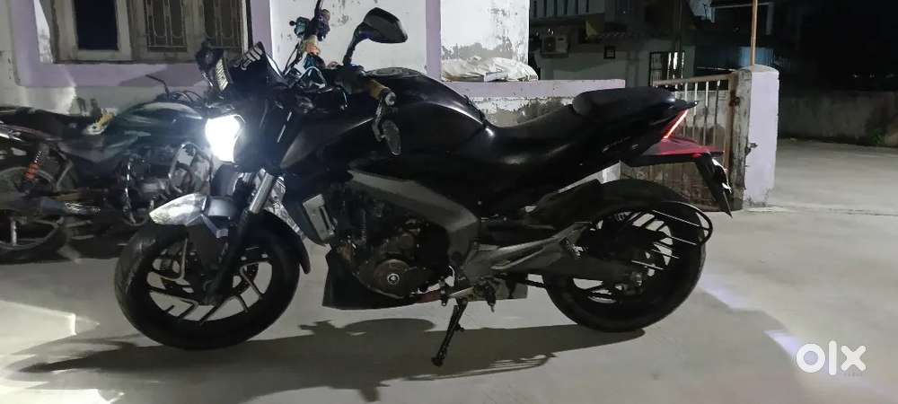 Top condition bajaj dominor 400
