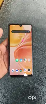 Vivo y100A 8RAM 128 INTERNAL STORAGE