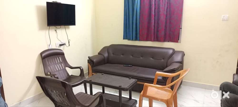 Fully Furnished 3 BHK flat for MENS Sharing