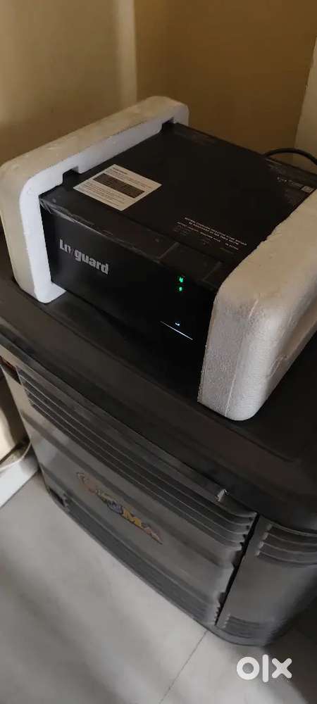 Inverter with battery and trolley