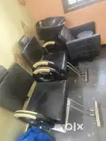 Saloon chair