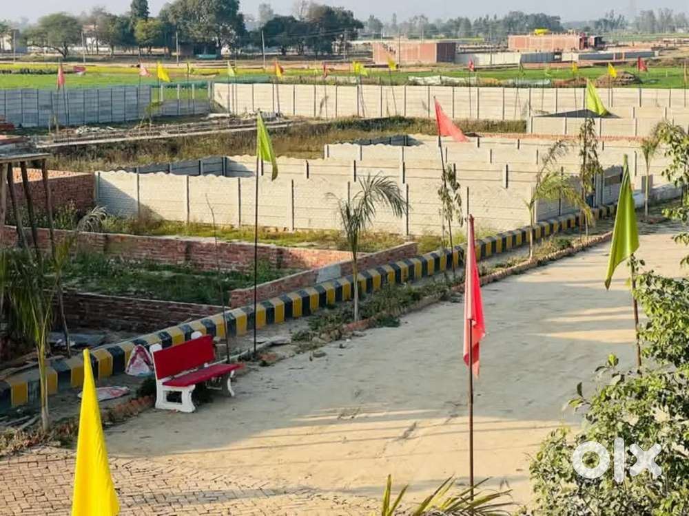 Ekana stadium se 8km ki duri par plot le turant registry aur kabja