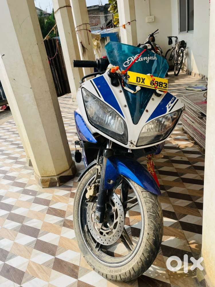 R15 V2 2015 model for sale