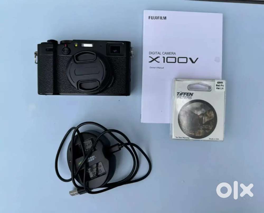 Fujifilm X100V 26.1MP Compact Camera - Black MINT -