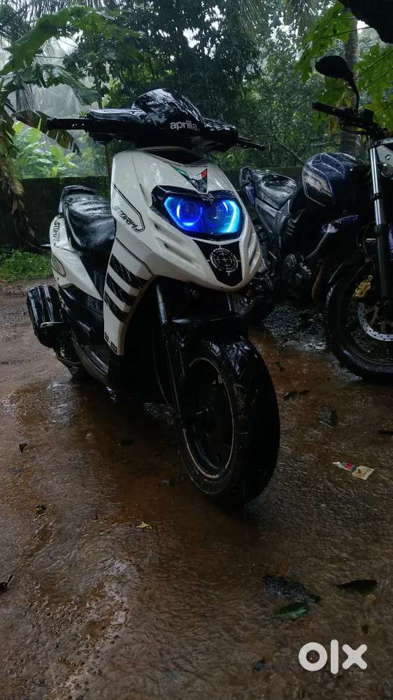 Aprilia strom 125