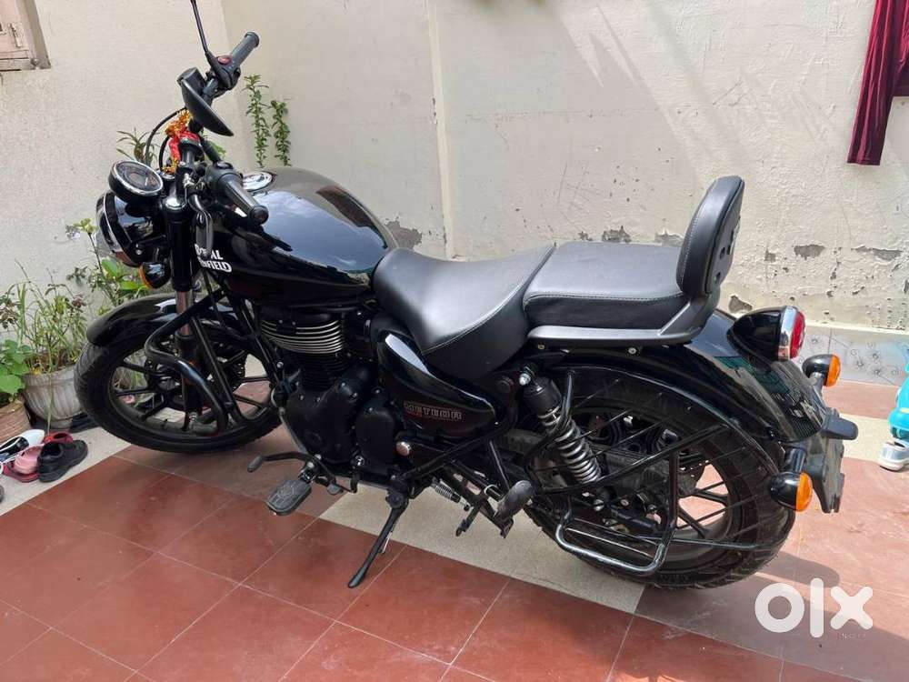 ROYAL ENFIELD METEOR 350 FIREBALL 2022 CUS ATOMS BLACK