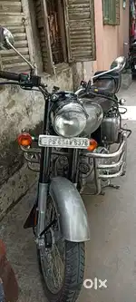 It's one handed driven and in Kolkata