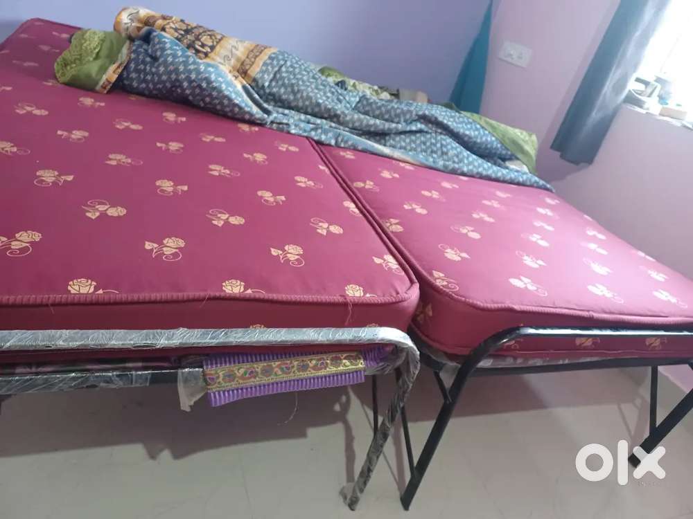 Folding bed with mattress extra with havells stand fan completely free