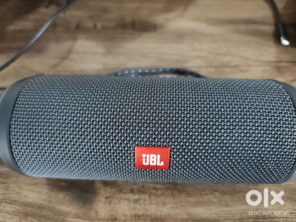 JBL flip essential 2  It is unused. 3 month old
