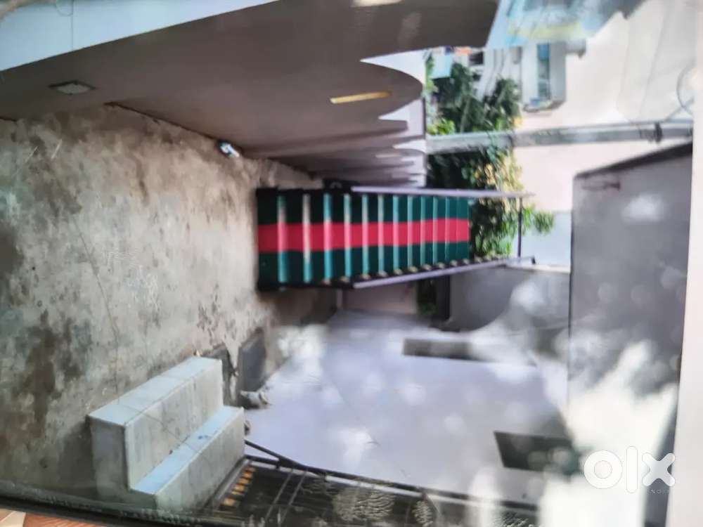 Individual house, with car parking bachelor's allowed