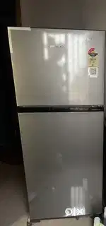 Voltas double door 3 star fridge 228litre