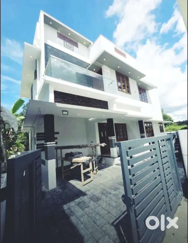 Sreekariyam Kariyam Powdikonam East facing 3 BHK attached