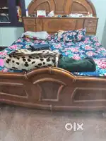 Bed and show case for sell