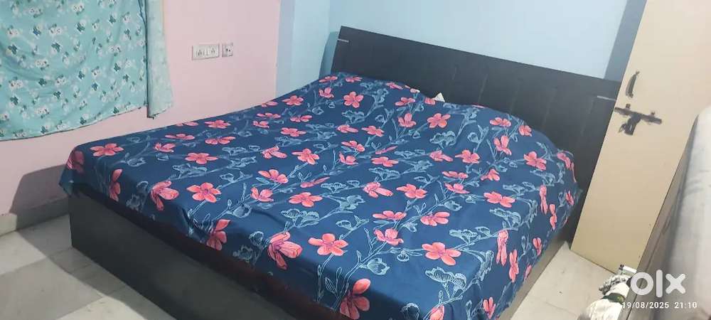 perfect working 1 TCL 43 inch TV's and 2 AC's unused 95k whole sale