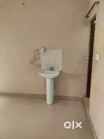 सिंगल रूम अटैच बाथरूम के साथ किराया देना है