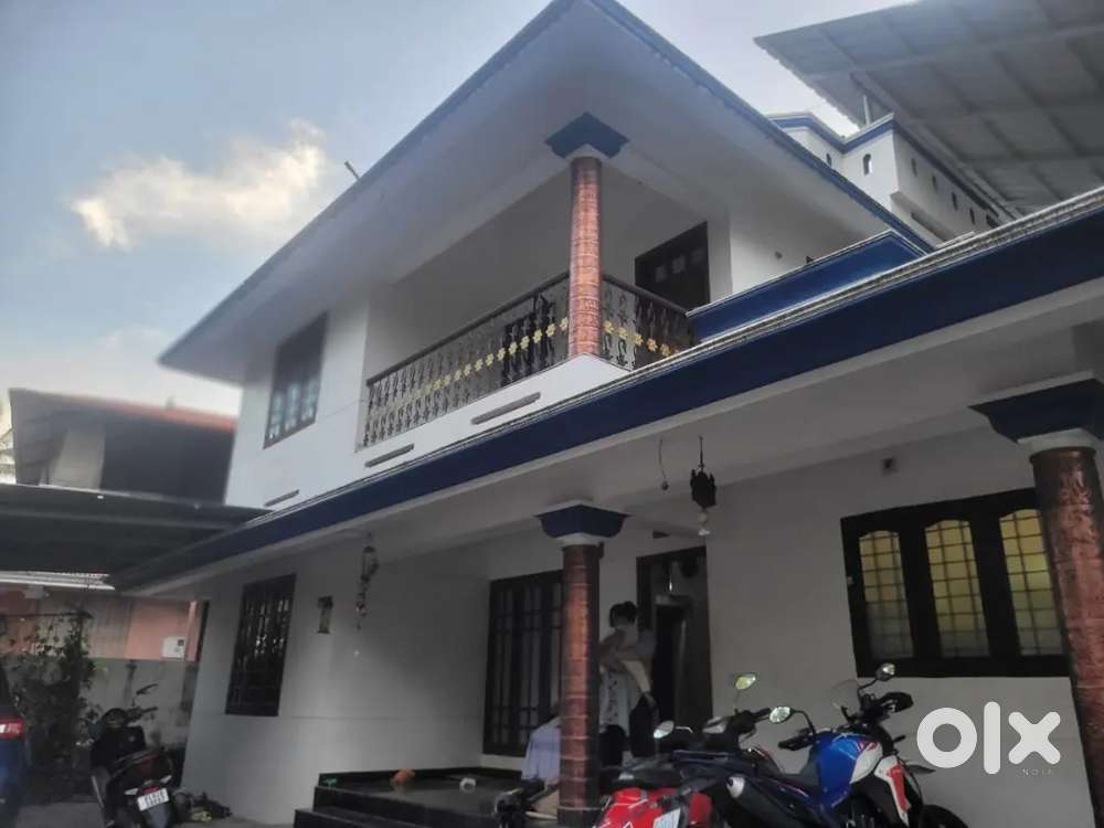 4BHK house for rent.  Facing Main road