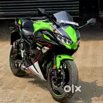 Ninja 650 TFT display