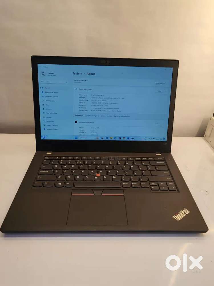 Lenovo ThinkPad T480
Core i5 8th generation 
Intel Integrated /)