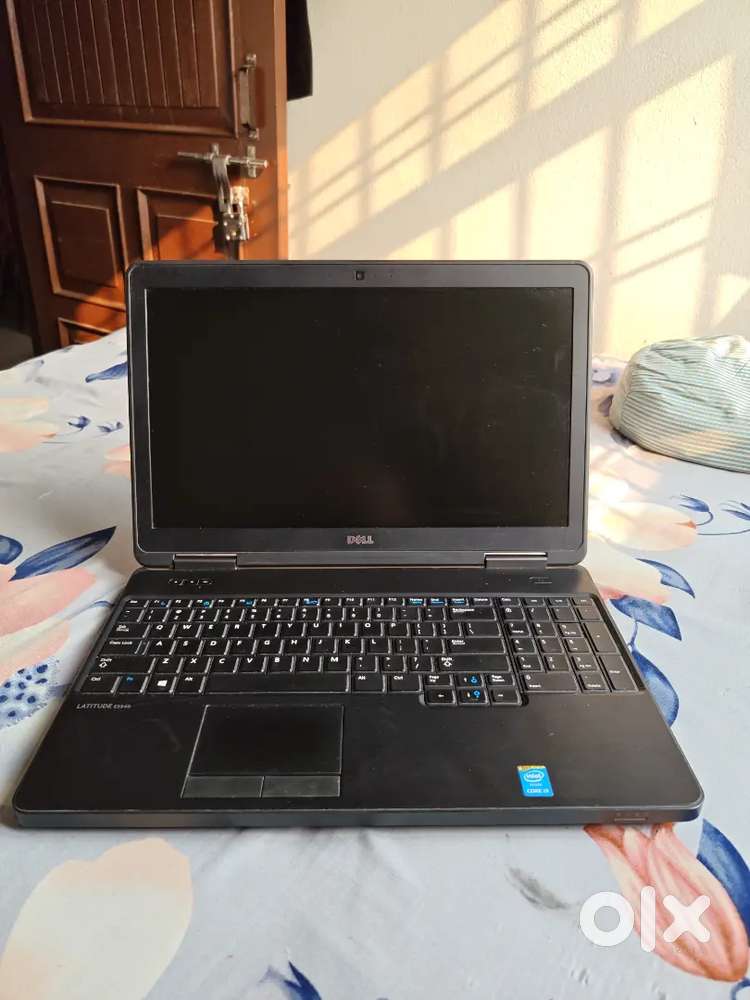 Dell Latitude e5540 core i3 256gb ssd 4gb ram bas display change karna