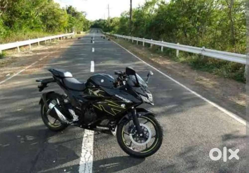 Dec 2024 model bike less driven showroom condition