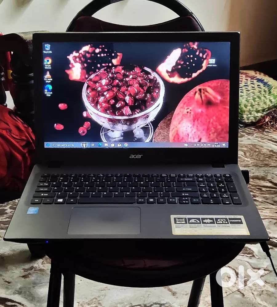 Acer laptop i3 full condition with new battery