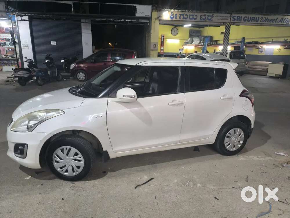Maruti Suzuki Swift 2017 Petrol 60320 Km Driven