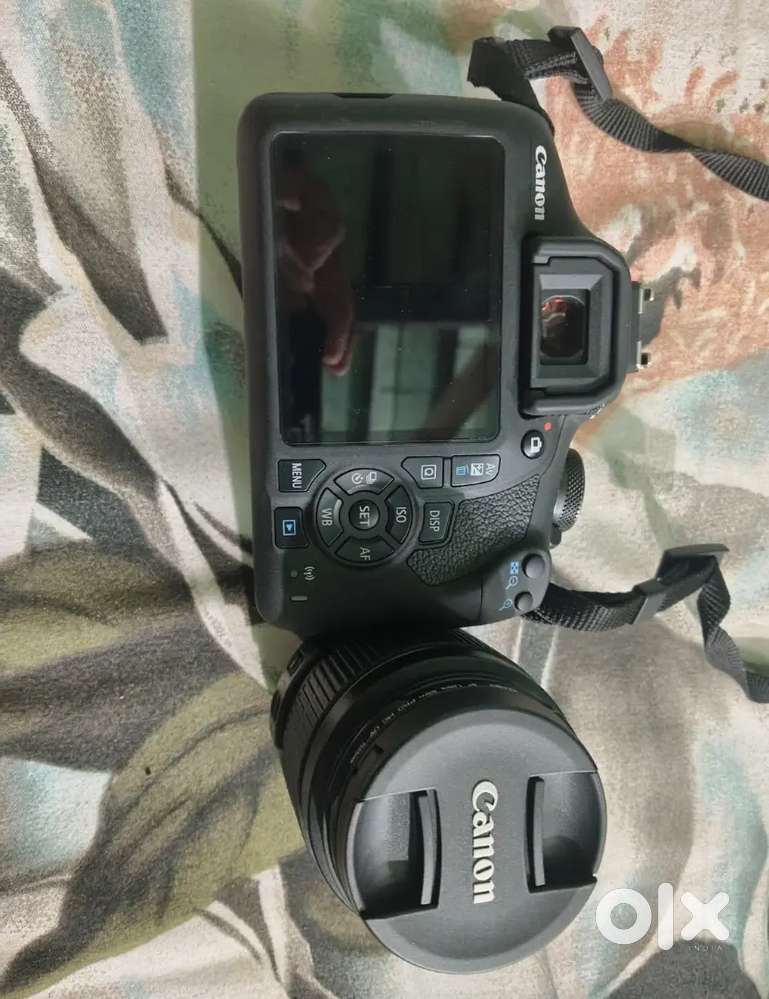 Canon EOS 1500D with 18-55 lens