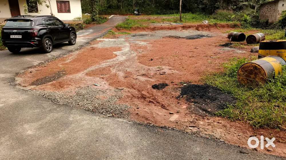 കാണക്കാരി ടൗണിൽ പ്ലോട്ട്