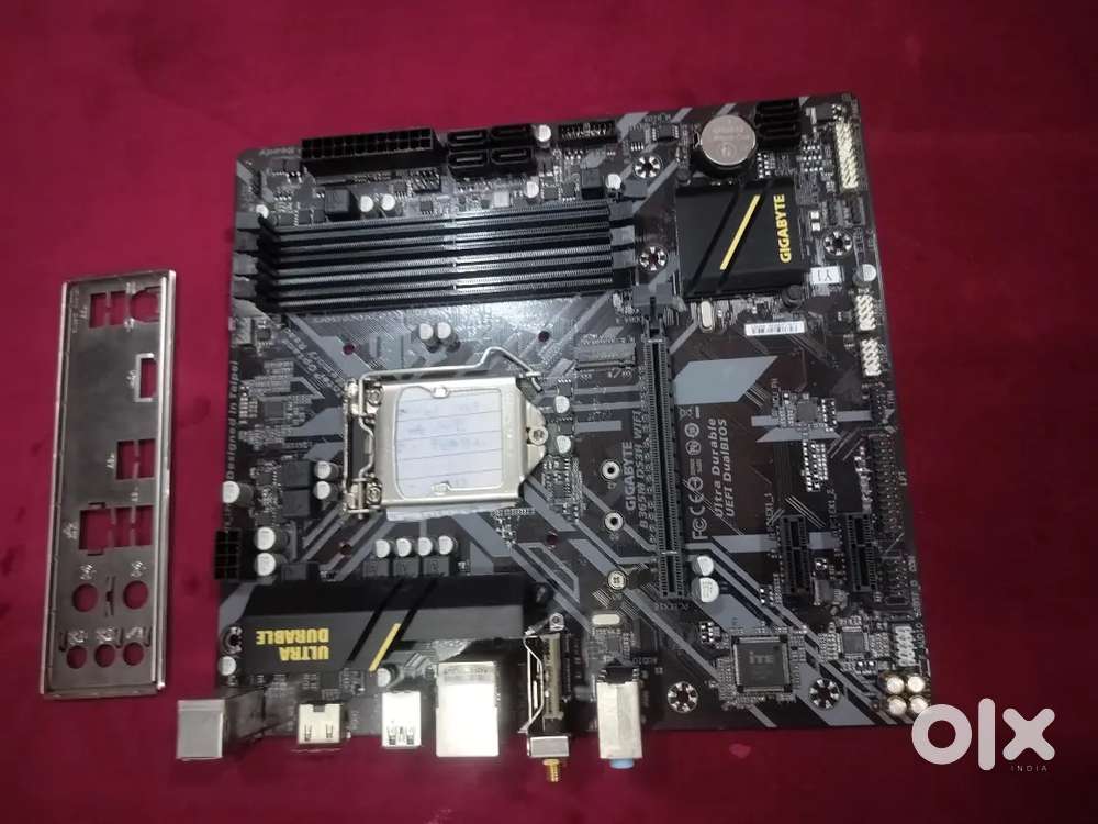 Gigabyte B360M-DS3H WIFI motherboard perfect working and new looking.