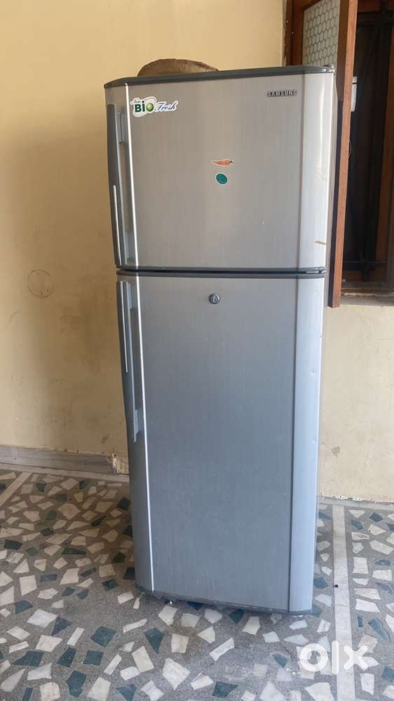 Samsung refrigerator for sale 2000/-