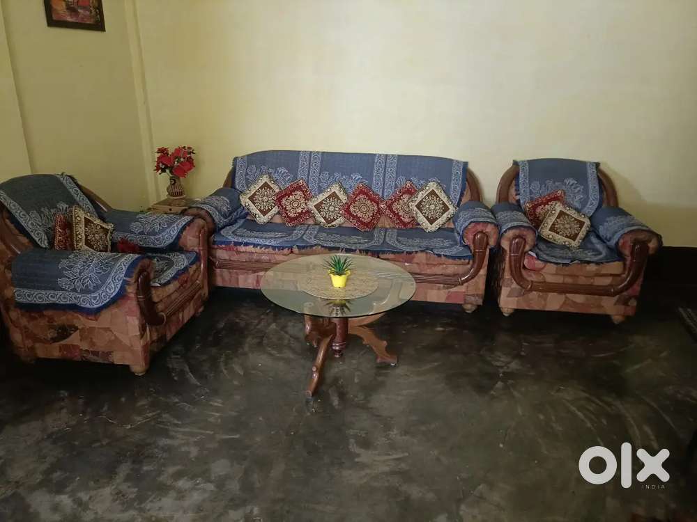 Sofa set with center table