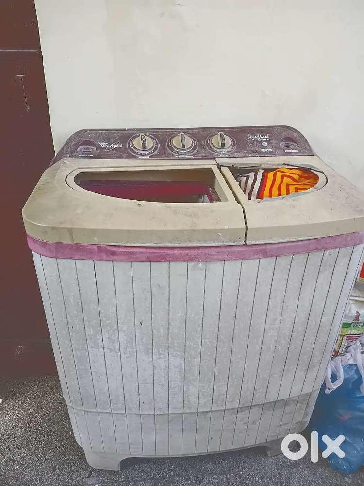 Washing machine availaible.