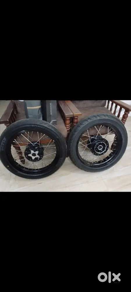 Royal Enfield 650 intercepter wheel and tyre