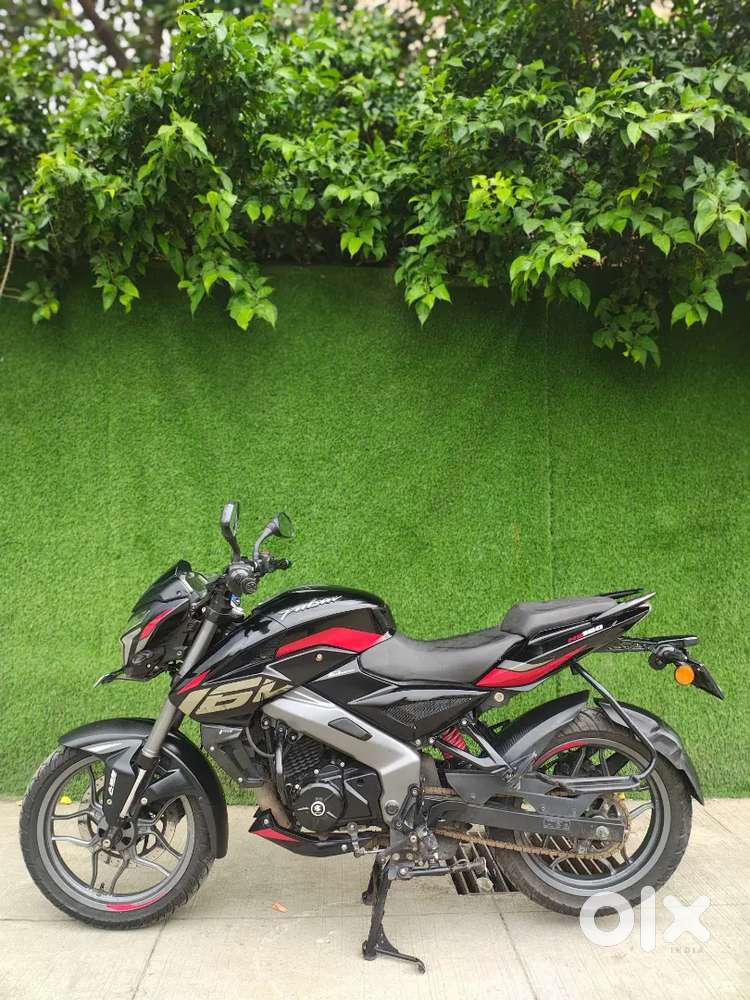 BAJAJ PULSAR NS 160 2024