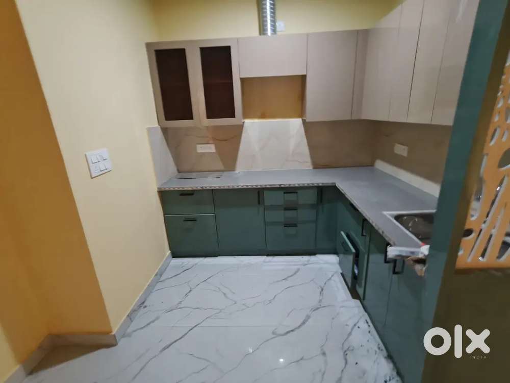 2bhk 1st floor agethi momos k pass nehru colony dharampur himpalace